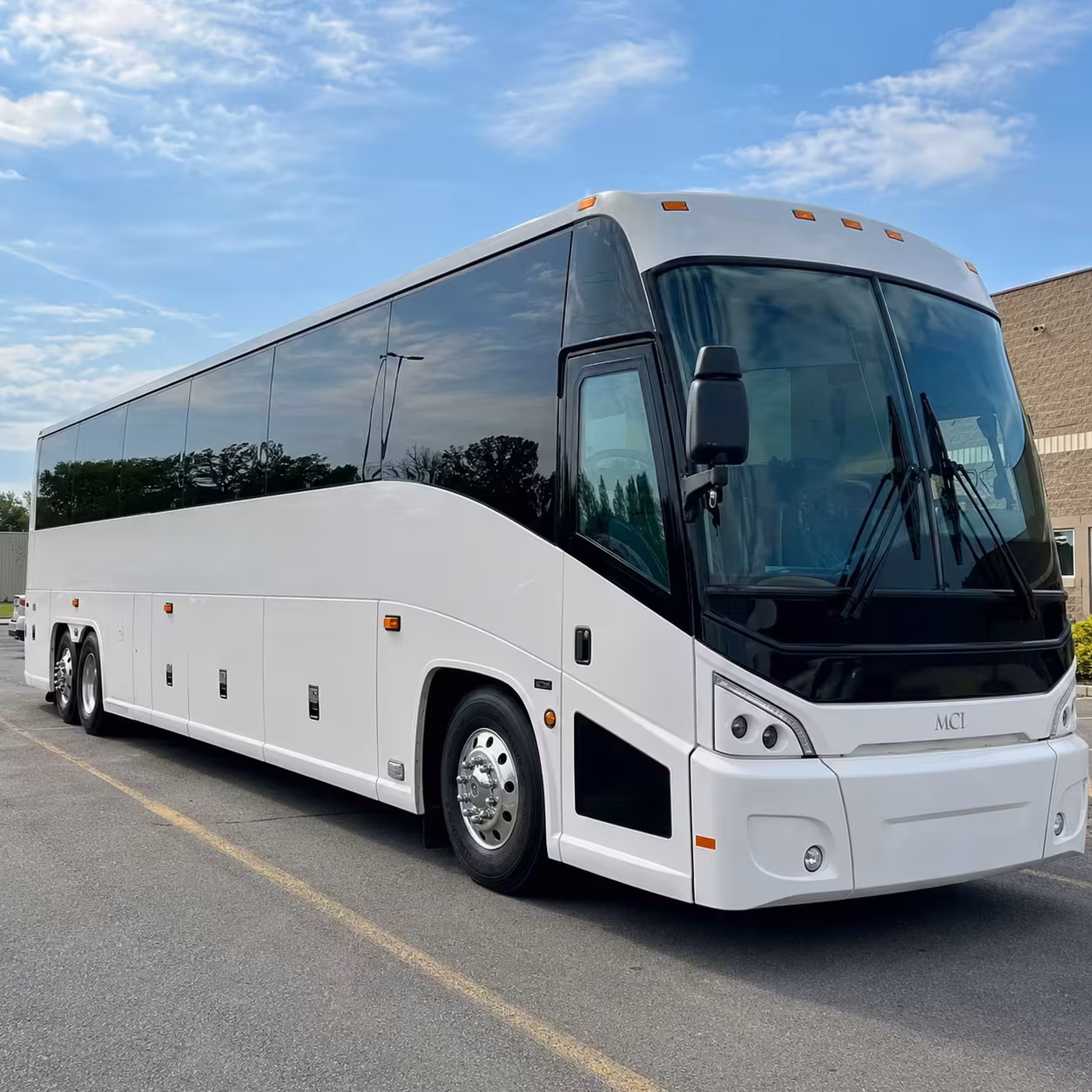 corporate charter buses from farmington hills for executive teams