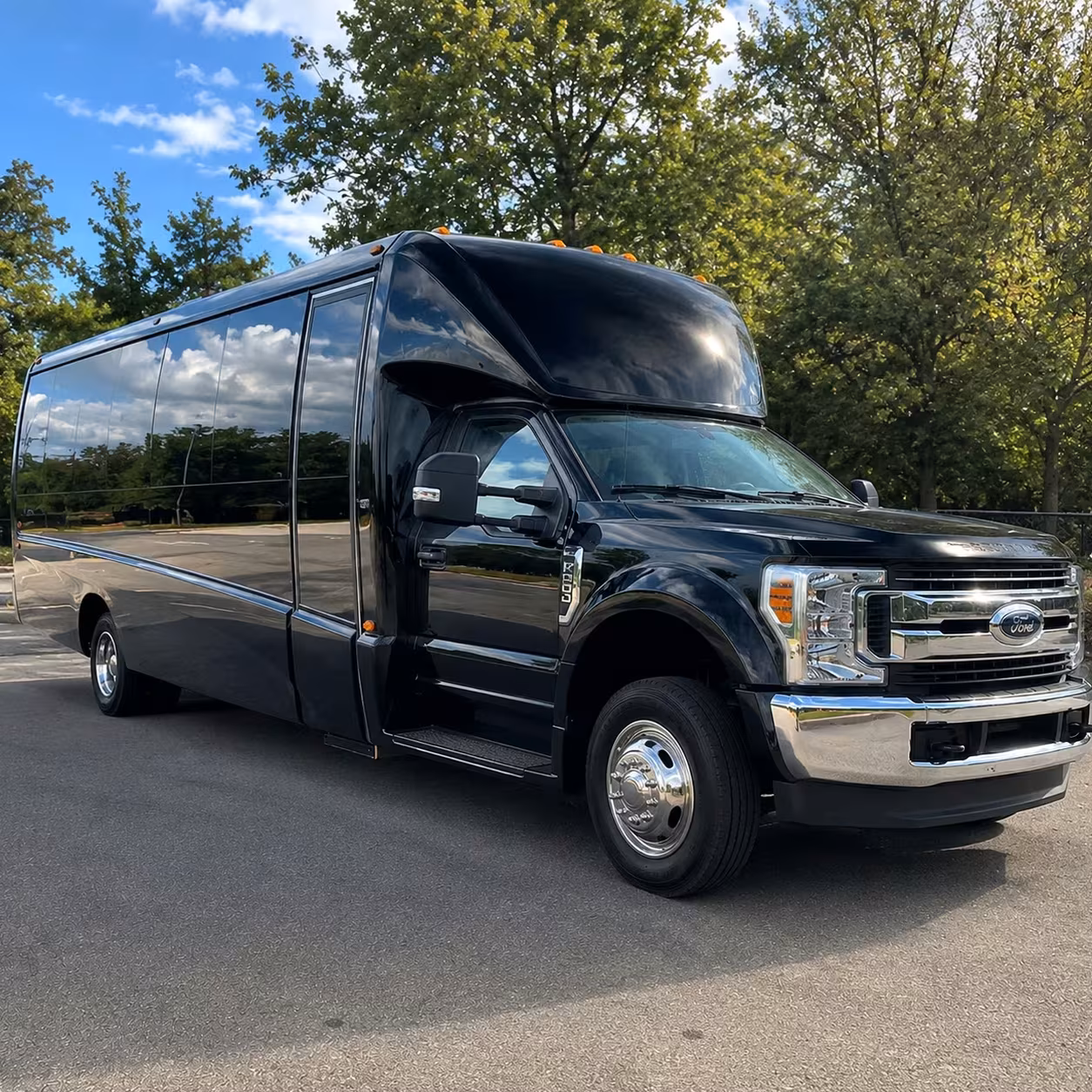 corporate event bus rentals in farmington hills