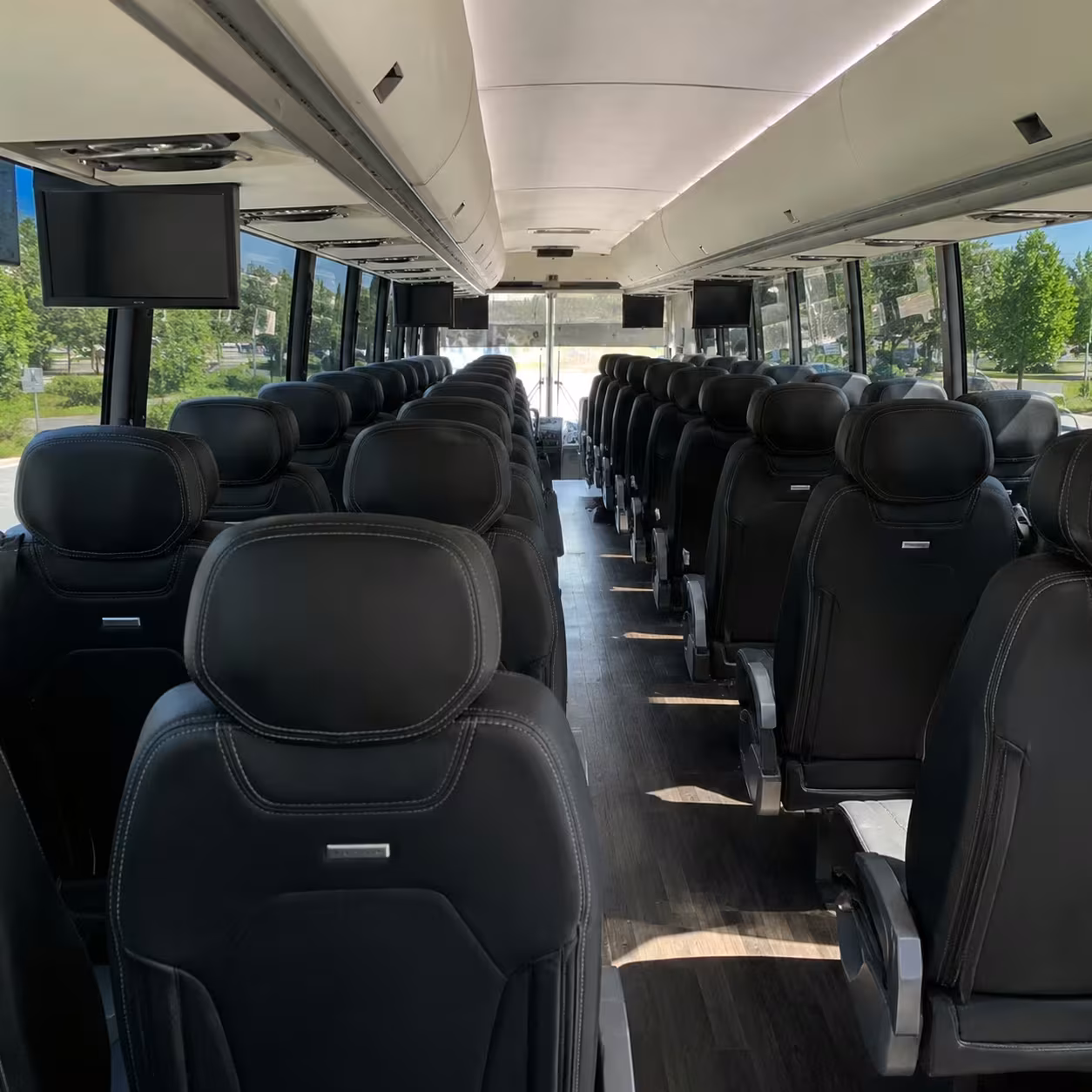 farmington hills airport transfer charter bus rentals