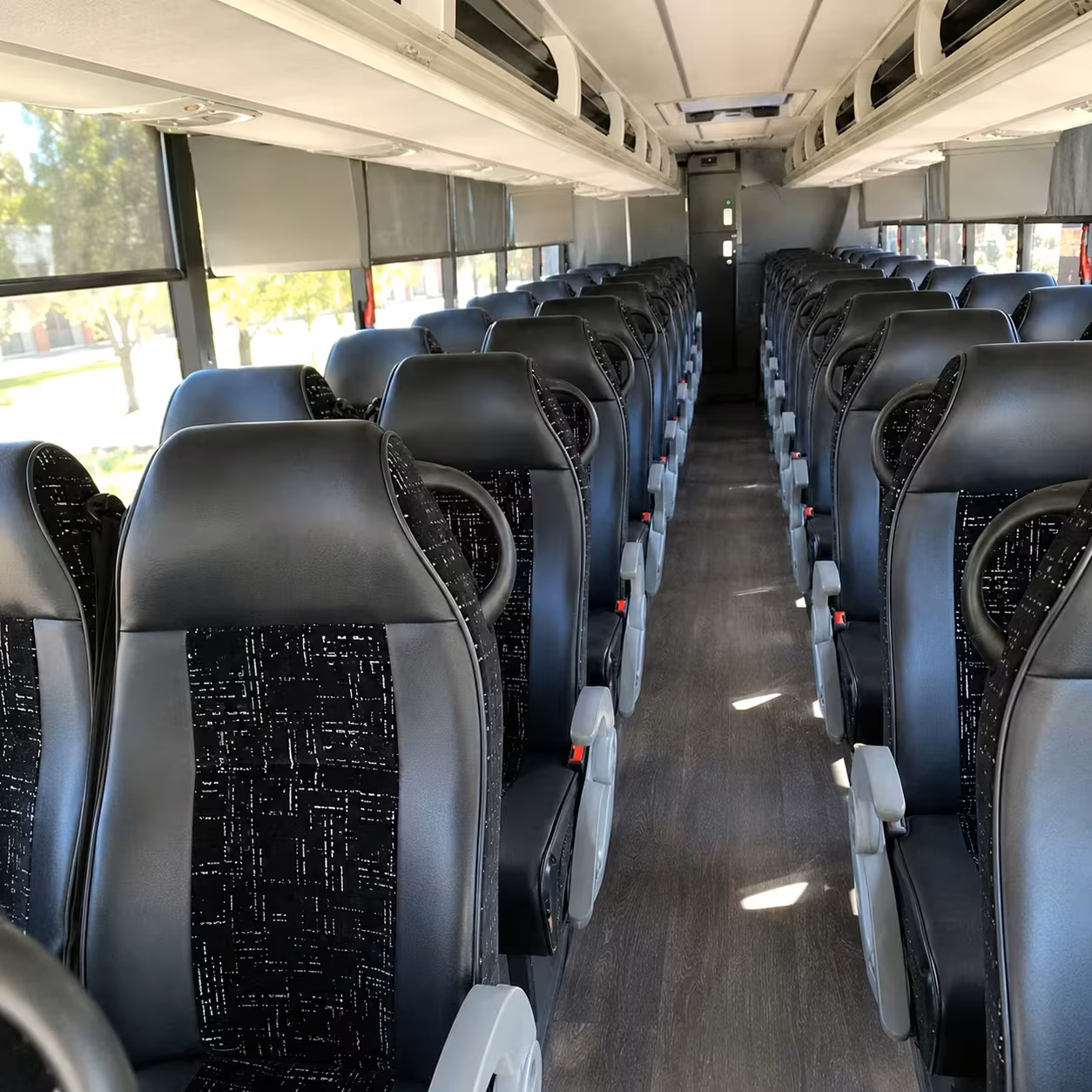 farmington hills charter bus rental