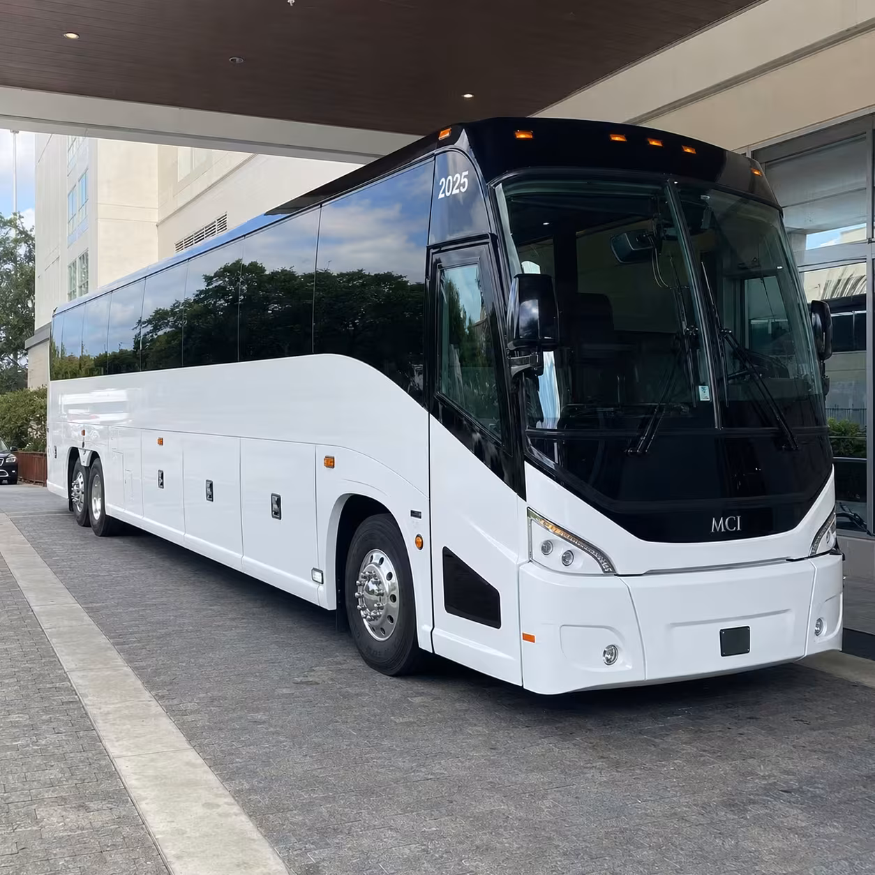 farmington hills charter bus rentals