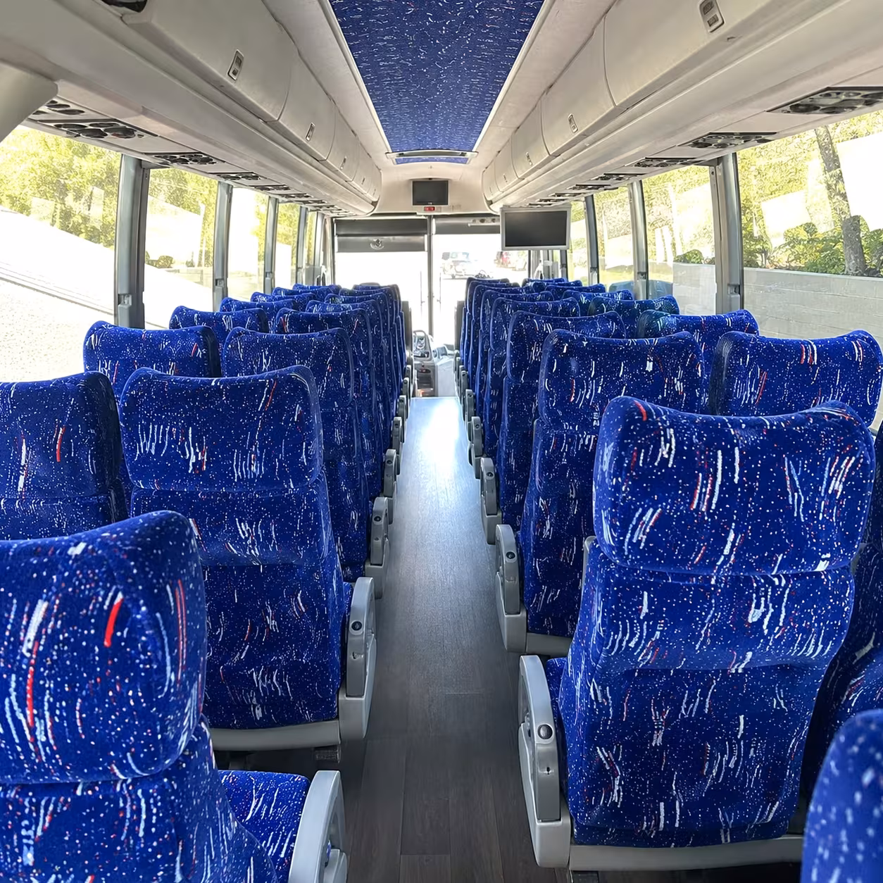 farmington hills charter bus