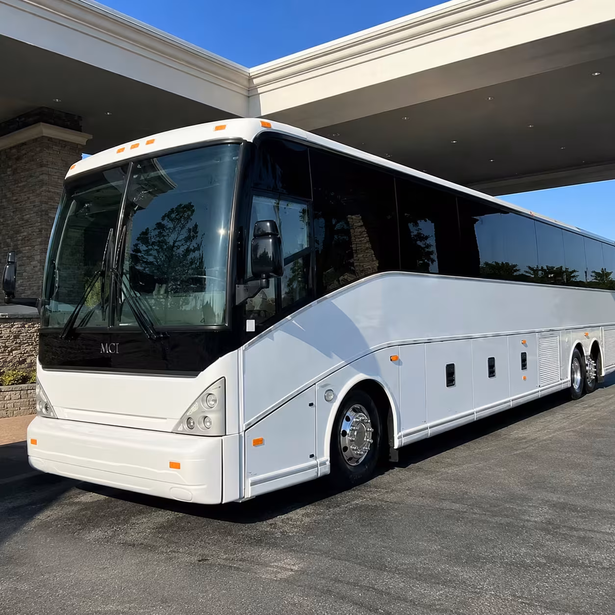 farmington hills corporate campus shuttles on northwestern highway