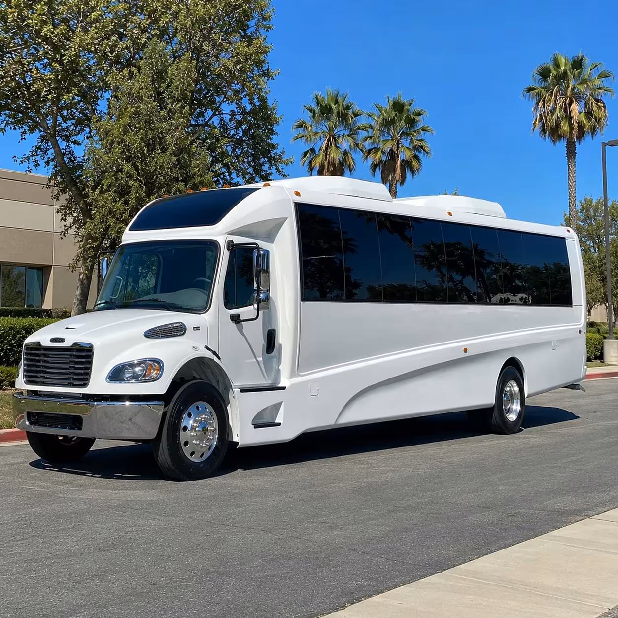 farmington hills minibus rentals for youth group trips