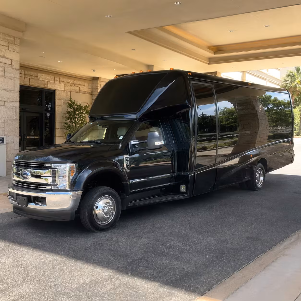 farmington hills prom party bus rentals for high school groups