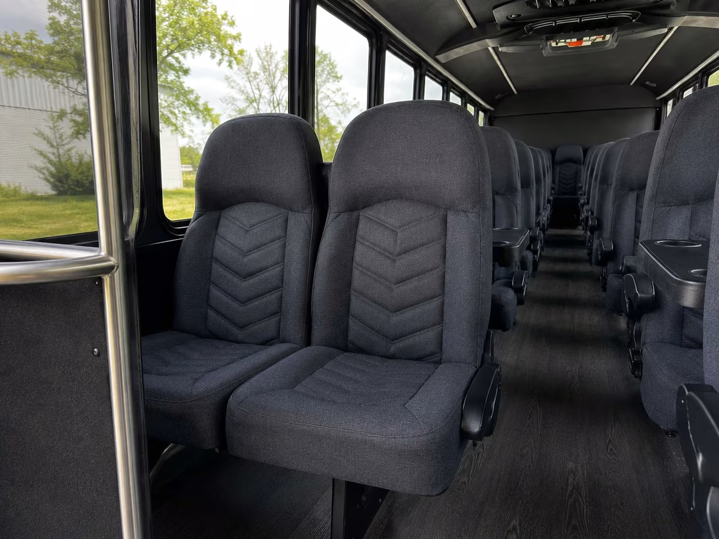 minibus rentals for smaller farmington hills prom groups