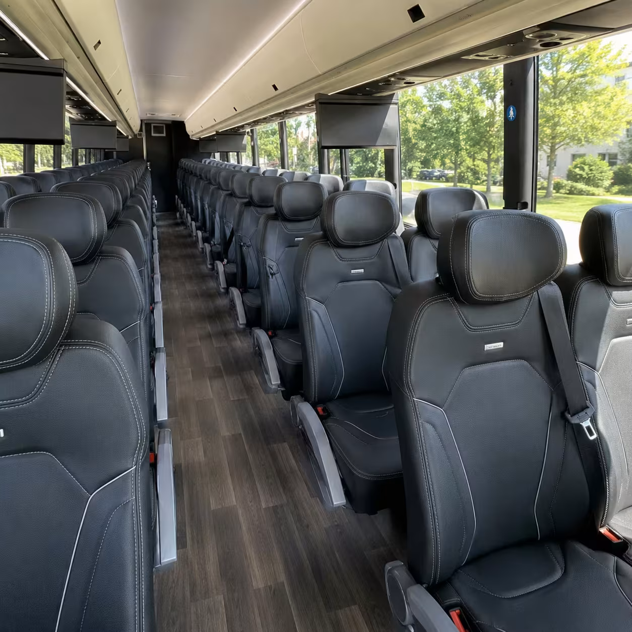 school field trip and sports team charter buses in farmington hills